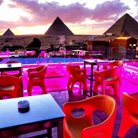 Magic Pyramids View Inn